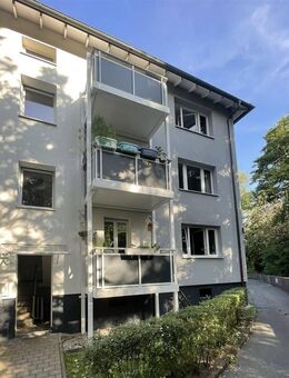 Direkt an der Schwabach ! Schöne, sanierte 3-Zimmer-Wohnung in Erlanger Altstadt ! - Erlangen