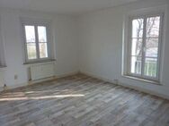 - Neu renovierte 2-Zimmer-Wohnung - - Weißenfels