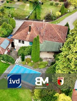 Exklusives Wohnen: Einfamilienhaus mit Pool, Gartensauna, großer Terrasse & Gästebereich im UG - Zusmarshausen