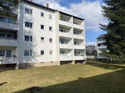 Hochwertig renovierte, helle 3 Zi.- Wohnung mit Balkon ruhig gelegen im Herzen von Waldkraiburg