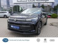 VW Tiguan, 2.0 l TDI Life, Jahr 2022 - Rostock