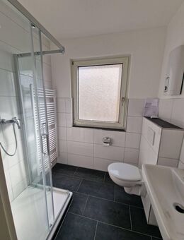 Schöne Raum Wohnung mit neuem Badezimmer in Mülheim Dümpten - Mülheim (Ruhr)
