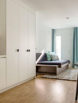 SCHWABING: Möbliertes 1-Zimmer-Apartment mit Balkon! - München