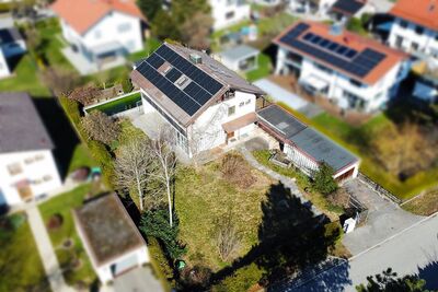 Großzügiges Grundstück mit Einfamilienhaus und Pool in Deisenhofen