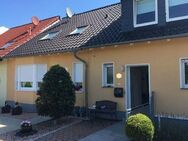 Doppelhaushälfte/ArtMaisonette, groß. Wohnzimmer, 3 Schlafzimmer, gr. Wohnküche, W-D-Bad, Terrasse/Garten/Carport, 120 qm Wohnfl., in Wesseling-Urfeld - Wesseling