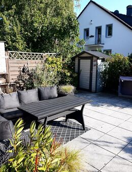 PROVISIONSFREI !!!! WUNDERSCHÖNE 3-ZIMMER-WOHNUNG MIT TERRASSE, KAMIN UND GARAGE ! NUR NOCH EINZIEHEN ! - Burgwedel