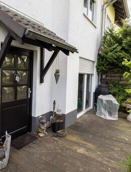 Overath-Steinenbrück: Zwei-Zimmer-Erdgeschosswohnung mit Terrasse und kleinem Garten - Overath