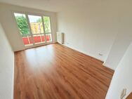 Ruhige Balkon-Wohnung in Brandenburg! **Besichtigung: Di. 03.06. um 20:10 Uhr** - Brandenburg (Havel)