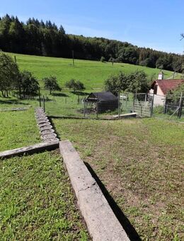 Wohnhaus mit großzügigem Platzangebot, zwei Garagen und wunderschönem Ausblick! - Münsingen