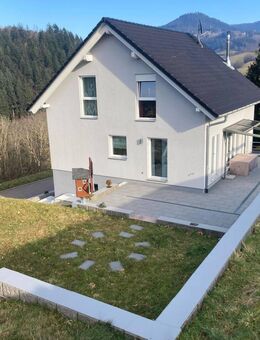 Junges freistehendes Haus mit Garage - Bad Peterstal-Griesbach