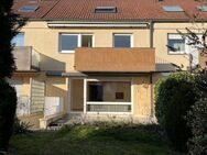 Renovierungsbedürftiges Reihenmittelhaus - Schwabach-Eichwasen - Frei - Garage - Schwabach