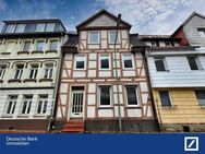 Sanierungsbedürftiges Mehrfamilienhaus in zentraler Lage von Helmstedt! - Helmstedt