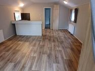Mobilheim mit überdachter Terrasse, Gartenhaus und Stellplatz - Rodenbach (Hessen)
