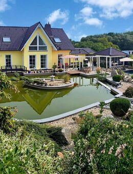 Traumhaus in Löbnitz: Exklusives Architektenhaus mit Gartenparadies, Pool, Pavillon und Nebengebäude - Löbnitz (Sachsen)