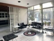 Nostalgischer und stylischer Bungalow mit Atrium und traumhaftem Grundstück im 70er Jahre Chic ! - Mönchengladbach