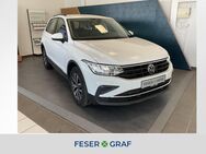 VW Tiguan, 2.0 TDI Life L, Jahr 2022 - Köthen (Anhalt)