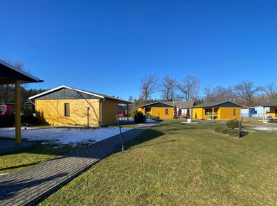 Einmalige Gelegenheit zum Neuanfang - Ferienpark mit Bungalow und Wohnhaus direkt am See