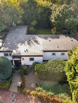 Seltene Gelegenheit in Niederursel - freistehender Bungalow mit weitläufigem Garten - Frankfurt (Main)