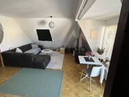 Gemütliche 2-Zimmer-DG Wohnung mit Balkon über den Dächern Stuttgarts - Stuttgart
