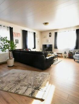 Schicke Maisonette-Wohnung mit Terrasse, Stellplatz und Garage! - Hillscheid