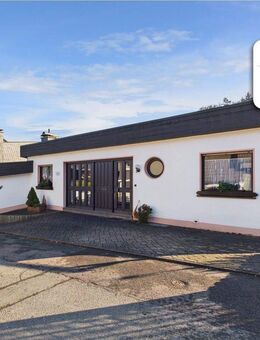 SCHADE IMMOBILIEN - Architektonisches Highlight mit Blick in die Natur! - Plettenberg