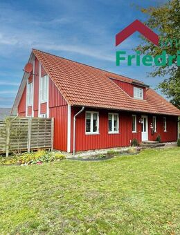 Hyggeliges Holzhaus mit 5 Zimmern und Garten - Langenhorn