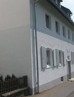 VIER-ZIMMER-WOHNUNG IM DACHGESCHOSS IN LÜDENSCHEID-RATHMECKE - Lüdenscheid