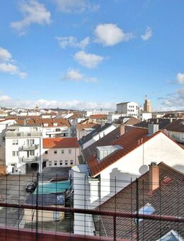 Stadtpanorama inklusive - zentrale 3-Zimmer-Wohnung mit zwei Balkonen - Pforzheim