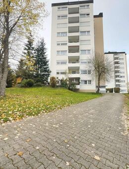 Provisionsfrei! - Große moderne 4,5-Zimmer-Wohnung mit Balkon, EBK & Tiefgaragen-Stellplatz - Horb (Neckar)