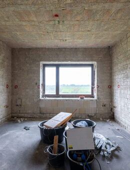 Einfamilienhaus im rohbauartigen Zustand mit ca. 3.600 m² Grundstück nahe der Eider - Hamdorf