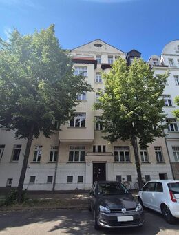 3 Zimmer Wohnung mit Balkon im denkmalgeschütztem Altbau - Leipzig