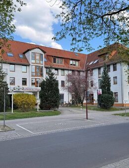 Sichere Kapitalanlage mit Potenzial oder grüner Rückzugsort - 2-Zi.-Wohnung mit Balkon & Stellplatz - Eichwalde