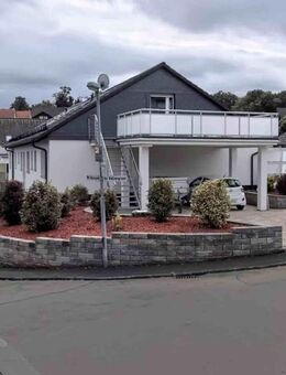 Mehrfamilienhaus in Wetter-Hessen (inkl Blockheizkraftwerk, PV-Anlage mit Speicher usw) und massig Ausbaupotenzial - Wetter (Hessen)