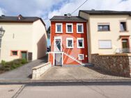 Gemütliches Einfamilienhaus mit Terrasse und Hanggarten - Wohnen im Grünen - Föhren