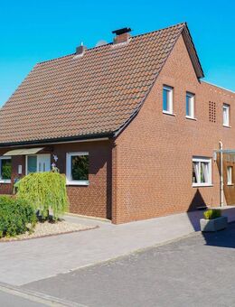 =HOLLAND IMMOCENTER= Ihr neues Zuhause in Ahaus-Wüllen – Charmantes Haus mit vielen Möglichkeiten - Ahaus