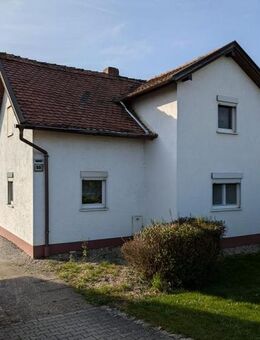 Stark Renovierungsbedürftiges Einfamilienhaus mit großem Grundstück - Straßkirchen