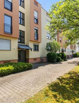 Renovierungsbedürftige 3-Zimmer-Wohnung mit Loggia und Tiefgaragenstellplatz im 1. Obergeschoss - Karlsruhe