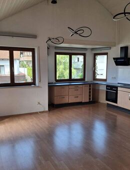 Toll geschnittene Dachgeschosswohnung mit Balkon - Grafenau (Baden-Württemberg)