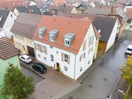 Modernes Mehrfamilienhaus (3 Wohnungen) mit zwei großen Scheunen direkt in Lauffen a. Neckar - Lauffen (Neckar)