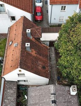 Einfamilienhaus in zentraler Lage von Neumarkt mit kleinem Garten - Neumarkt (Oberpfalz)
