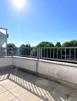 Helle Dachgeschosswohnung in Duisburg-Neumühl! - Duisburg