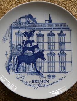Wandteller , Bremen ,Die Bremer Stadtmusikanden , signiert , Böttcherstraße Gmbh , Durchmesser 28cm , Porzellan , Märchen - Görlitz