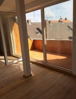 wunderschöne neugebaute Luxus Dachgeschosswohnung mit großer Loggia,Wellnessbad, Dusch und Bad, Eicheboden, im Herzen von Zirndorf - Zirndorf