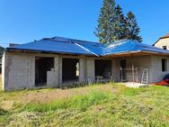 Bungalow (Rohbau) mit Dach und Garage auf 8 ar Grundstück in Wadern-Büschfeld - ideal für Handwerker! - Wadern