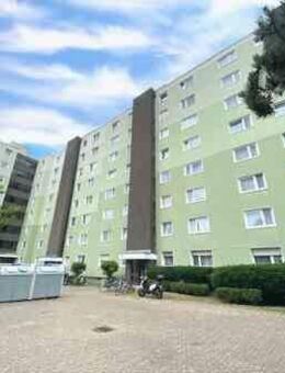 Großzügige 4-Zimmer-Wohnung mit Balkon und neuem Bad - Düsseldorf