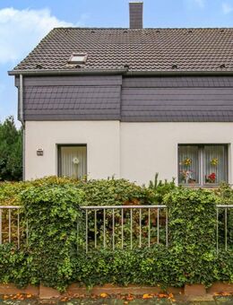 Mehrgenerationenhaus ca. 253 m² mit vier Garagen in Mülheim an der Ruhr - Mülheim (Ruhr)