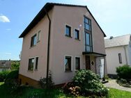Wohnhaus in ruhiger Aussichtslage von Lengfeld mit großem Garten und Garage - Würzburg