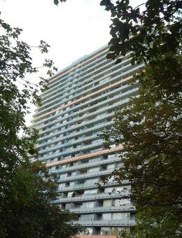 Interessante, großzügige Einheiten mit Potenzial: Vierzimmerwohnung plus Apartment in guter Lage! - Eschborn