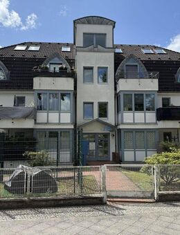 Attraktive Kapitalanlage: Vermietete Wohnung mit Balkon nahe Berliner Stadtforst ***Stellplatz***EBK*** - Berlin