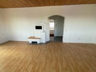 Schöne 3-Zimmer-Wohnung mit Balkon und EBK sowie Garage in Stuttgart - Stuttgart